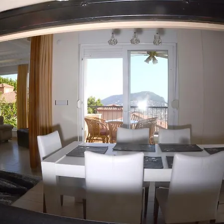 Villa Helena 1