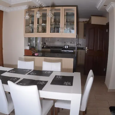 Villa Helena 1 *